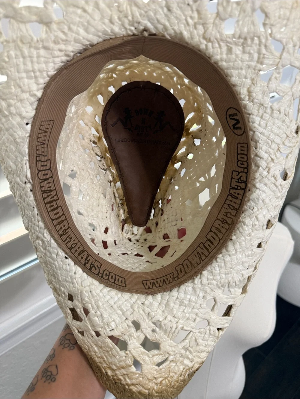 Women’s Crochet Straw Western Hat with Decorative Band - Natural/Tan